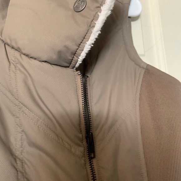 Tan Avalanche Vest. Warm and cozy. Fluffy and soft. Size M- - Picture 12 of 12
